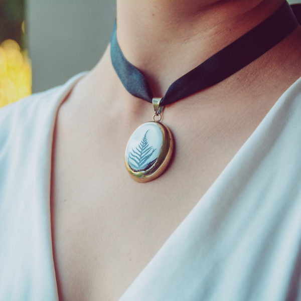 Jewelry set : Collar, anillo y dije de Concha de Nácar con fotografía de Hojas de Helecho