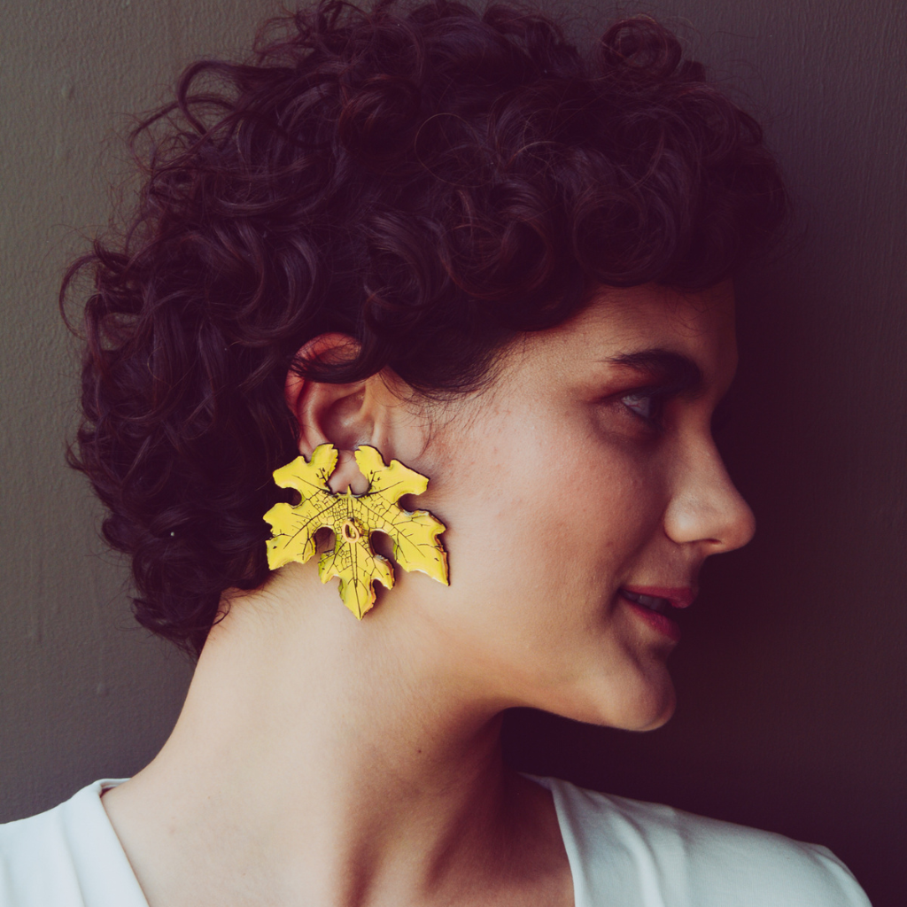 Maxi Aretes Dorados Hoja