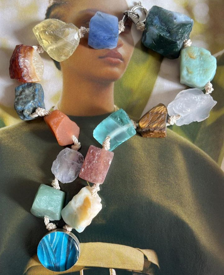 Raíz Sagrada — Collar de cuarzos y agave azul - Pieza ünica.